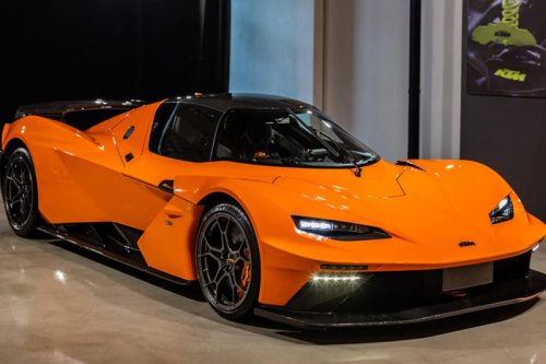 極限の軽さと加速力！約1億1400万円!? KTMから新型「X-Bow GT-XR」未来的デザインで台湾に登場！ 何が凄いのか