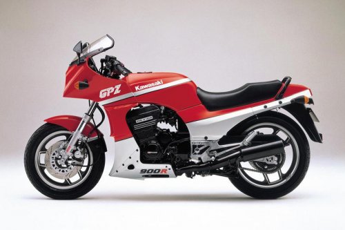 カワサキ「GPZ900R」の系譜｜時速250kmの世界を切り拓いた最強最速の初代ニンジャ【バイクの歴史】