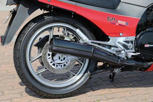 カワサキ「GPZ900R」の系譜｜時速250kmの世界を切り拓いた最強最速の初代ニンジャ【バイクの歴史】