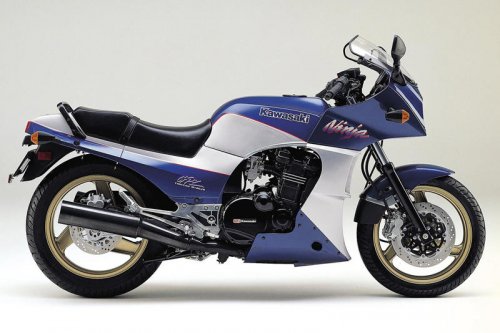 カワサキ「GPZ900R」の系譜｜時速250kmの世界を切り拓いた最強最速の初代ニンジャ【バイクの歴史】