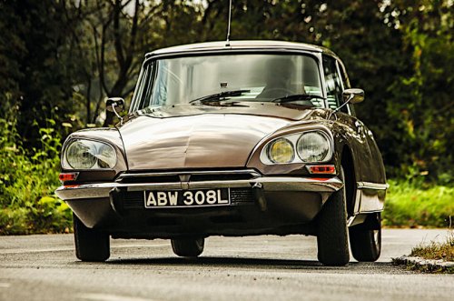 37 futuristic classic cars