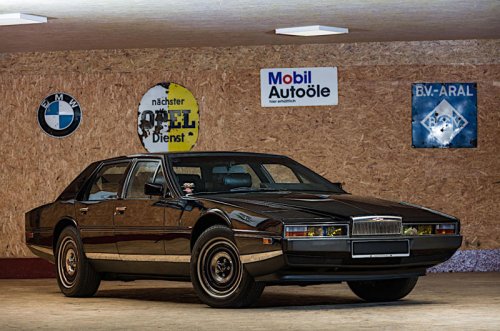 37 futuristic classic cars