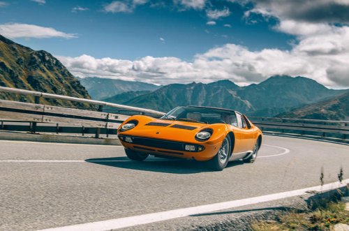 37 futuristic classic cars