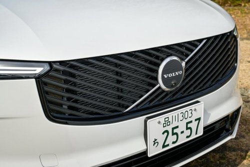 ボルボ XC90 ウルトラ T8 AWD PHEV、2025年2月の大幅改良で得た機能性と走りのプレミアム性