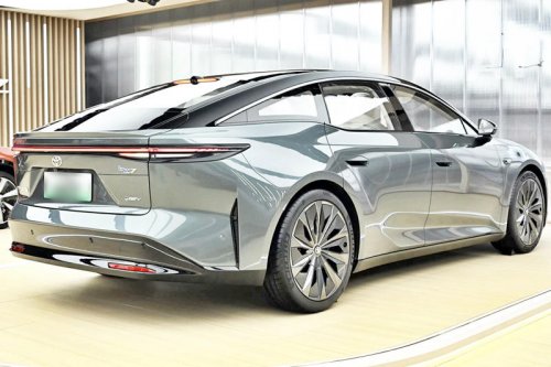 クラウンより大きく、プリウスより先進的！bZ7にトヨタが詰め込んだ「セダンへの執念」とは