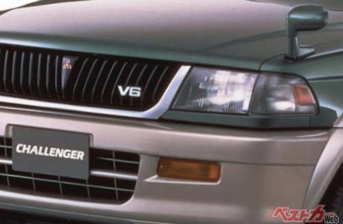 三菱 チャレンジャーって令和だったらランクル250の対抗馬待ったなし!? パリダカにも出場したミッドサイズSUV