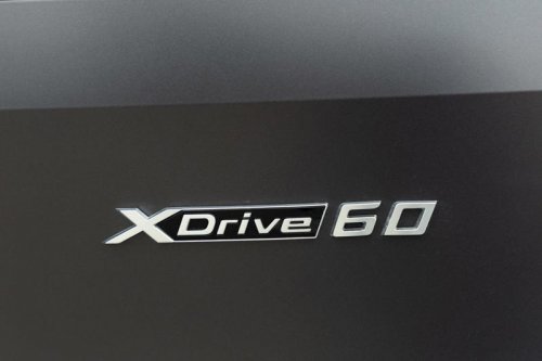 The 2026 BMW iX Packs a New Face and a Lower Starting Price