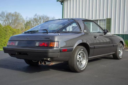 「新車？いや、1982年製だ」走行2500km・冷凍保存のRX-7が現実に…しかも手が届く価格でオークションに登場