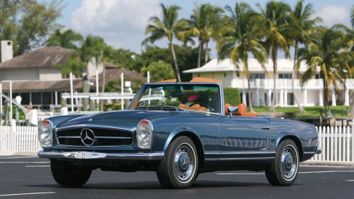 A 1971 Mercedes-Benz 280 SL "Pagoda" in Photos