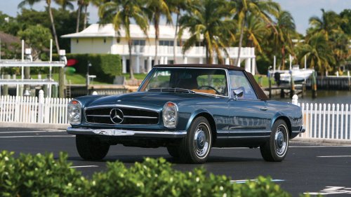 A 1971 Mercedes-Benz 280 SL "Pagoda" in Photos