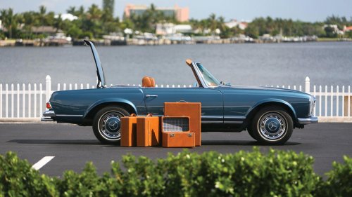 A 1971 Mercedes-Benz 280 SL "Pagoda" in Photos