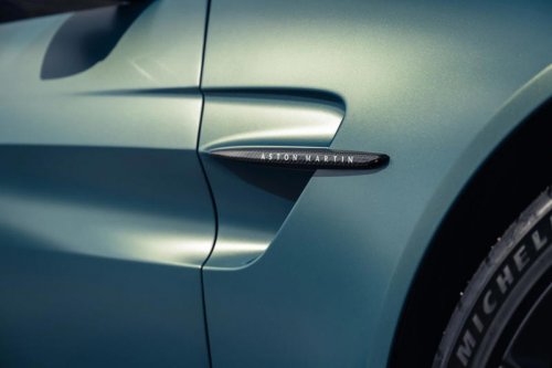 2026 Aston Martin Vantage Roadster Has Wide Fenders and an Even Wider Grille