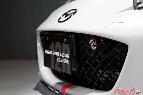 マツダ ロードスターのソフトトップ×2Lエンジン仕様を買うかRFをカスタムするか予算500万円ならどっちが幸せ？