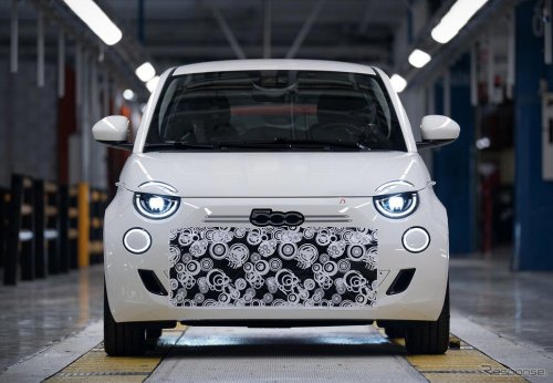 「500eとは違う顔？」MT車もある！ フィアットの新型『500ハイブリッド』が話題に