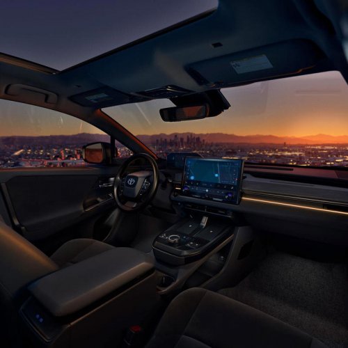 トヨタ新型「C-HR」が北米デビュー。航続距離約464kmのBEVコンパクトSUV