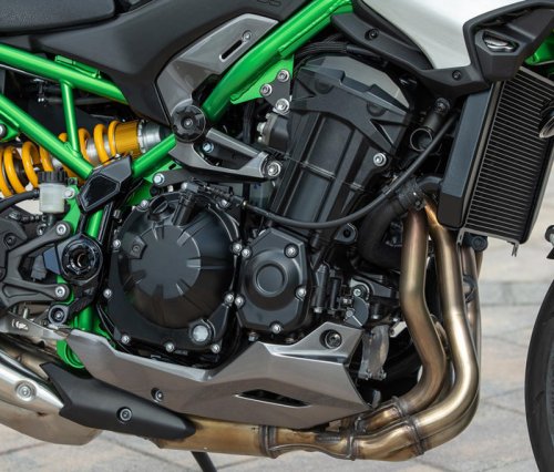 Kawasaki’s 2025 Z900 SE Is Their Best Version of a Streetfighter Yet
