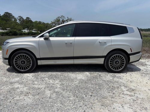 2026 Hyundai Ioniq 9 SUV brings style and tech to electric family haulers