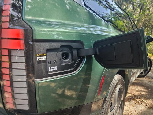 The 2026 Hyundai Ioniq 9 Is an Excellent Three-Row EV