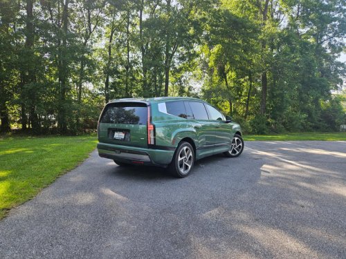 The 2026 Hyundai Ioniq 9 Is an Excellent Three-Row EV