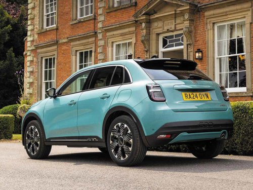 フィアット「600」にマイルドハイブリッド「600ハイブリッド」をラインナップ