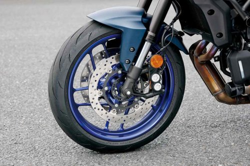 【レビュー】ヤマハ「MT-07 Y-AMT」インプレ｜倒立フォークに新フレーム採用！ Y-AMTも加わって装備も充実