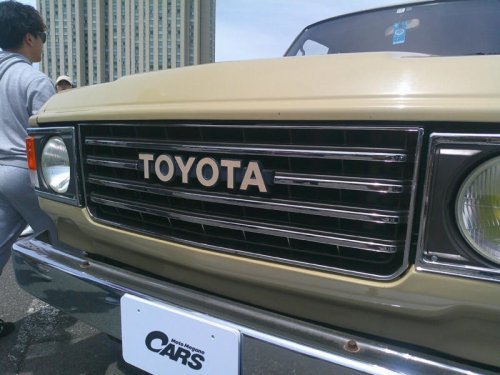 前期型グリル+丸目ライトにカスタム トヨタ・ランドクルーザー60（FJ62G）【みんなのクルマ】