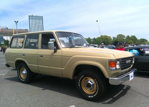 前期型グリル+丸目ライトにカスタム トヨタ・ランドクルーザー60（FJ62G）【みんなのクルマ】