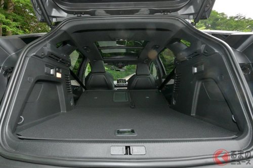 プジョー最強の“300馬力”SUV「3008」がスゴイ！ 1.6リッターエンジン搭載の「GT HYBRID4」どんなクルマ？ 軽井沢の｢愛車映えスポット｣へドライブして感じた“実力”とは