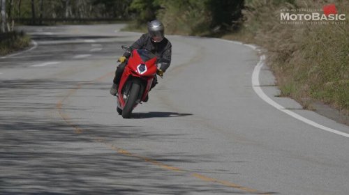 逆回転クランクで切れ味鋭く MVアグスタ F3 800 R【詳細チェック】