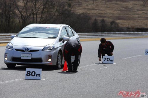 ミニバンフル乗車で加速性能はどれだけ落ちる？ クルマのあんなことこんなこと ビミョーな変化をテストで確かめる【ベストカーアーカイブス2013】