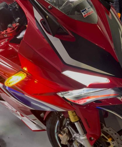CBR250RRとお別れ｜手放す前に外していた保安部品を装着していきます【葉月美優のバイクライフレポート】