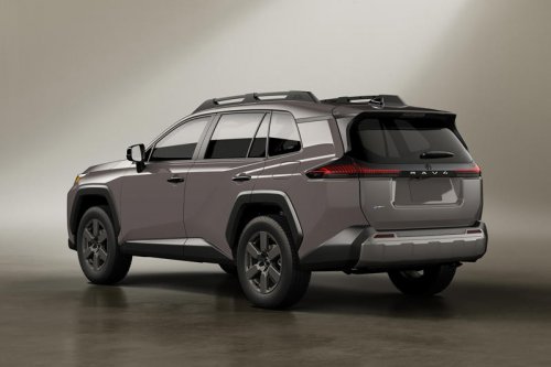 トヨタが新型「RAV4」を世界初公開 デザインとハイブリッドシステムを刷新