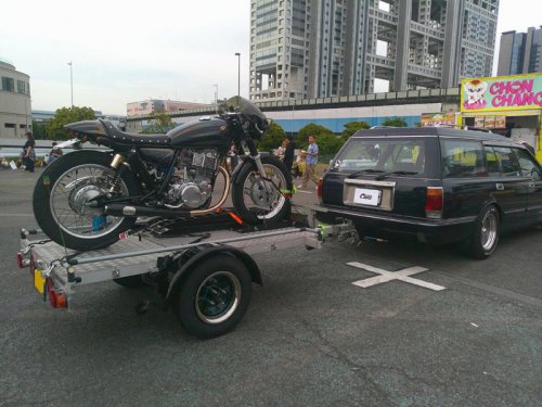４輪+２輪のアメリカンスタイル トヨタ・クラウン ステーションワゴン（JZS130）【みんなのクルマ】