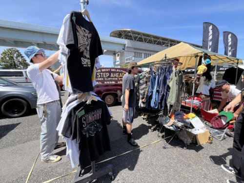 サーフィン、キャンプを楽しめるリフトアップ仕様 トヨタ・ランドクルーザー【みんなのクルマ】