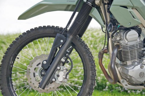 フレンドリーさが魅力！KLX230 SHERPAがくれる安心のライディング体験