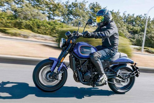 【レビュー】ハーレーダビッドソン「X500」インプレ（2025年）“ちょうどよさ”が光る！ 街乗りからツーリングまで無理なく楽しめる