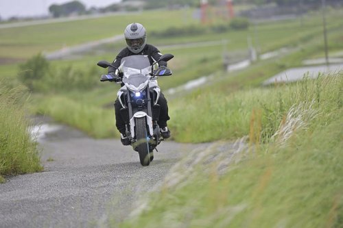 街中をキビキビ走れる扱いやすさにツーリング性能をプラスオン！ヤマハ新型MT-25 Touring