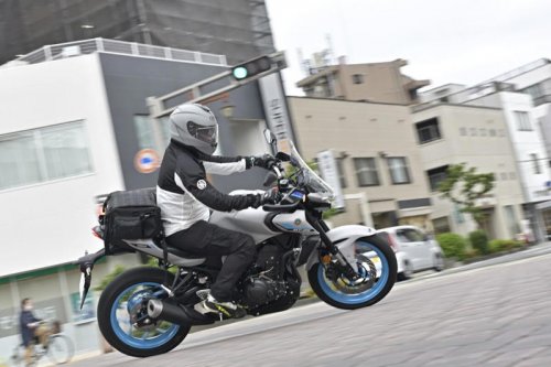 街中をキビキビ走れる扱いやすさにツーリング性能をプラスオン！ヤマハ新型MT-25 Touring