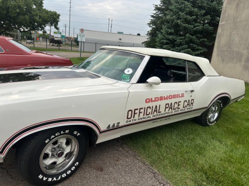 Lansing hosts world’s largest Oldsmobile car show
