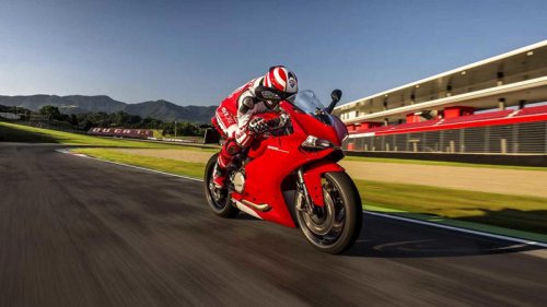10 Hacks For Touring On A Superbike In The Summer