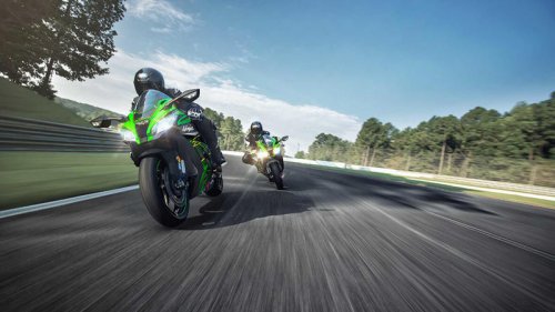 10 Hacks For Touring On A Superbike In The Summer