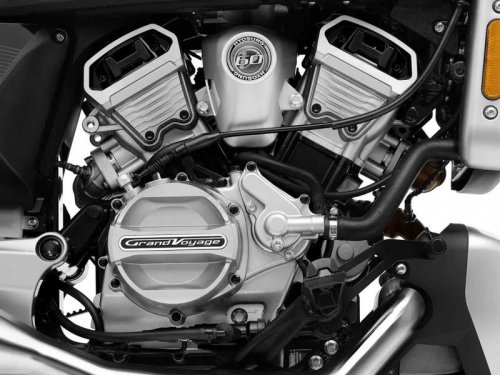 シルバー×マットブラックが映える！スポーティな原二クルーザー、ヒョースン「GV125X ロードスター」が日本で発売