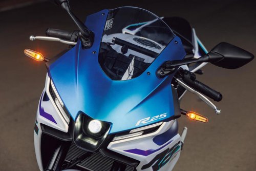 【レビュー】ヤマハ新型「YZF-R25」インプレ｜2025年モデルはデザイン一新！ 精悍さを増したフォルムに進化
