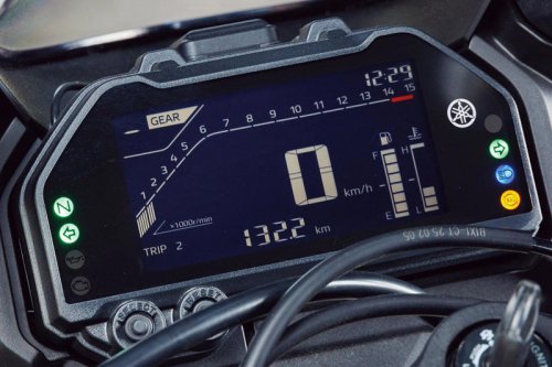 【レビュー】ヤマハ新型「YZF-R25」インプレ｜2025年モデルはデザイン一新！ 精悍さを増したフォルムに進化