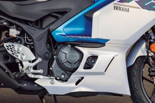 【レビュー】ヤマハ新型「YZF-R25」インプレ｜2025年モデルはデザイン一新！ 精悍さを増したフォルムに進化