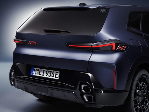 View Interior and Exterior Photos of the 2026 BMW XM Label