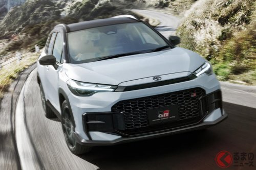 トヨタ新型「カローラクロス」何が変わった？ 内外装以外に「日本初の画期的システム」採用！ カローラのSUVを徹底解説！