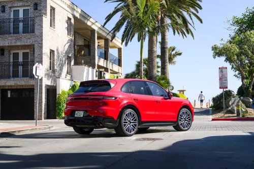 View Exterior Photos of the 2025 Porsche Cayenne GTS