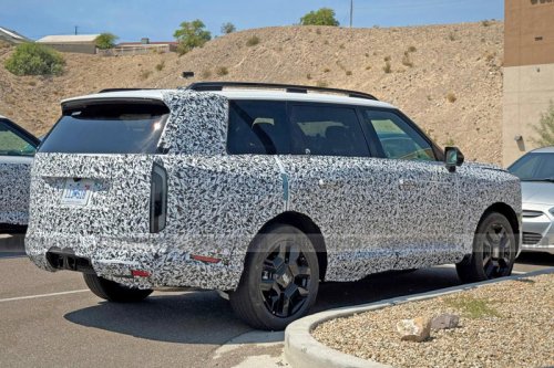 2026 Kia Telluride Emulates a Rolls-Royce Cullinan in New Spy Photos