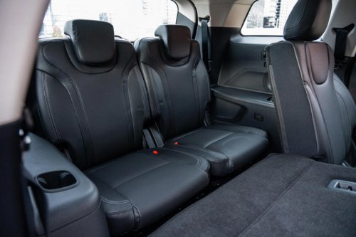 2025 Mahindra XUV700 AX7L vs Nissan X-Trail ST-L comparison: Spec battle